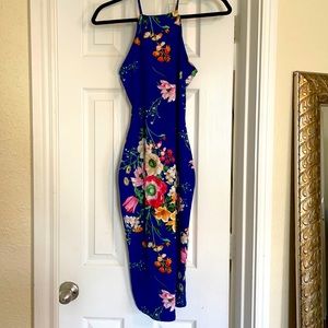 Fitted floral dress.